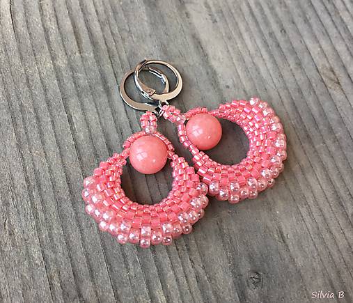 Náušnice - Lososové vejárikové náušnice s malajským kameňom - 10545260_