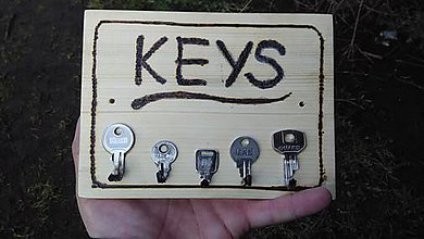 Nábytok - Věšák na klíče - 10550367_
