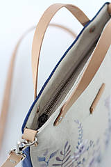Kabelky - Ručne maľovaná crossbody ľanová kabelka "BlueRosie" - 10554210_