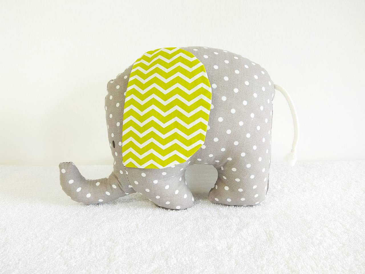 Sloník Elliot (Sivý so zelenými uškami)