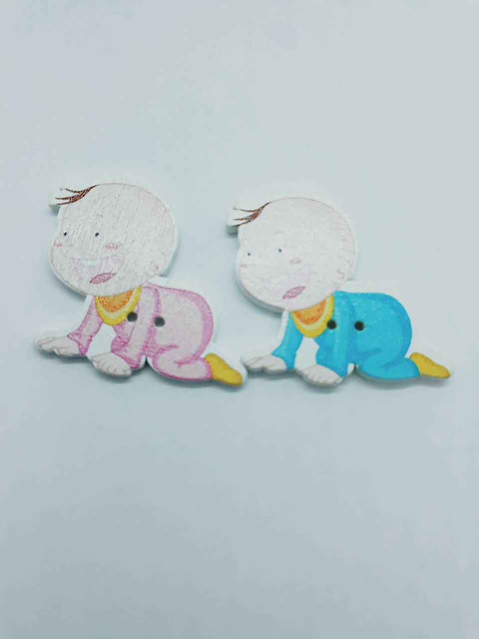 G104 Gombíček drevený Lezúň