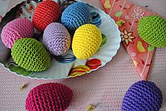 Dekorácie - Háčkované farebné veľkonočné vajíčka (kraslice) (Koralová) - 10559967_