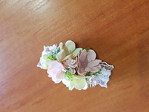 Svadobné pierka - náramok pre družičky púdrovo-ružový - 10561211_