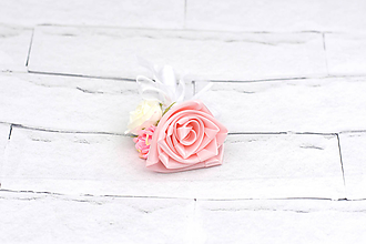 Svadobné pierka - Pierko na želanie ku kytici ruží s kvietkami - 10561860_