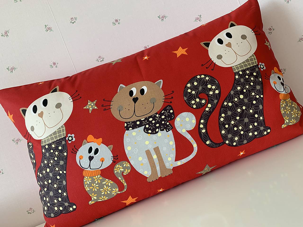 Dlhý mačičkovy vankúš /zástena 