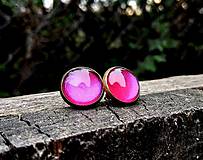 Náušnice - Starobronzové puzetové náušnice s ružovými kamienkami - 10573889_