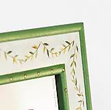 Rámiky - Ručne maľovaný rámček so zelenými lístočkami (rám 17cm*21cm,veľkosť fotografie je 9x13 cm) - 10575496_