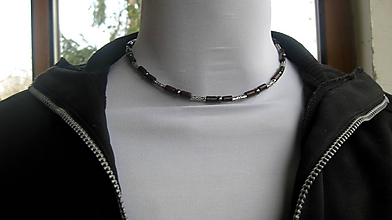 Pánske šperky - Pánsky náhrdelník okolo krku z minerálov - chirurgická oceľ (hematit + drevené korálky, č. 2605) - 10584503_