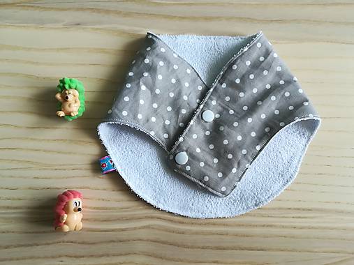 Detské doplnky - Slintáčik white dots - detská šatka na krk - 10596873_