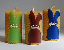Svietidlá a sviečky - Točená sviečka so zajačikom - 10599430_