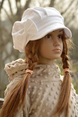 Detské čiapky - Tenšia baretka na jar jeseň biela - 10610458_