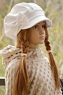 Detské čiapky - Tenšia baretka na jar jeseň biela - 10610456_