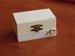Prstene - Drevená krabička na obrúčky so srdiečkami - 10611111_