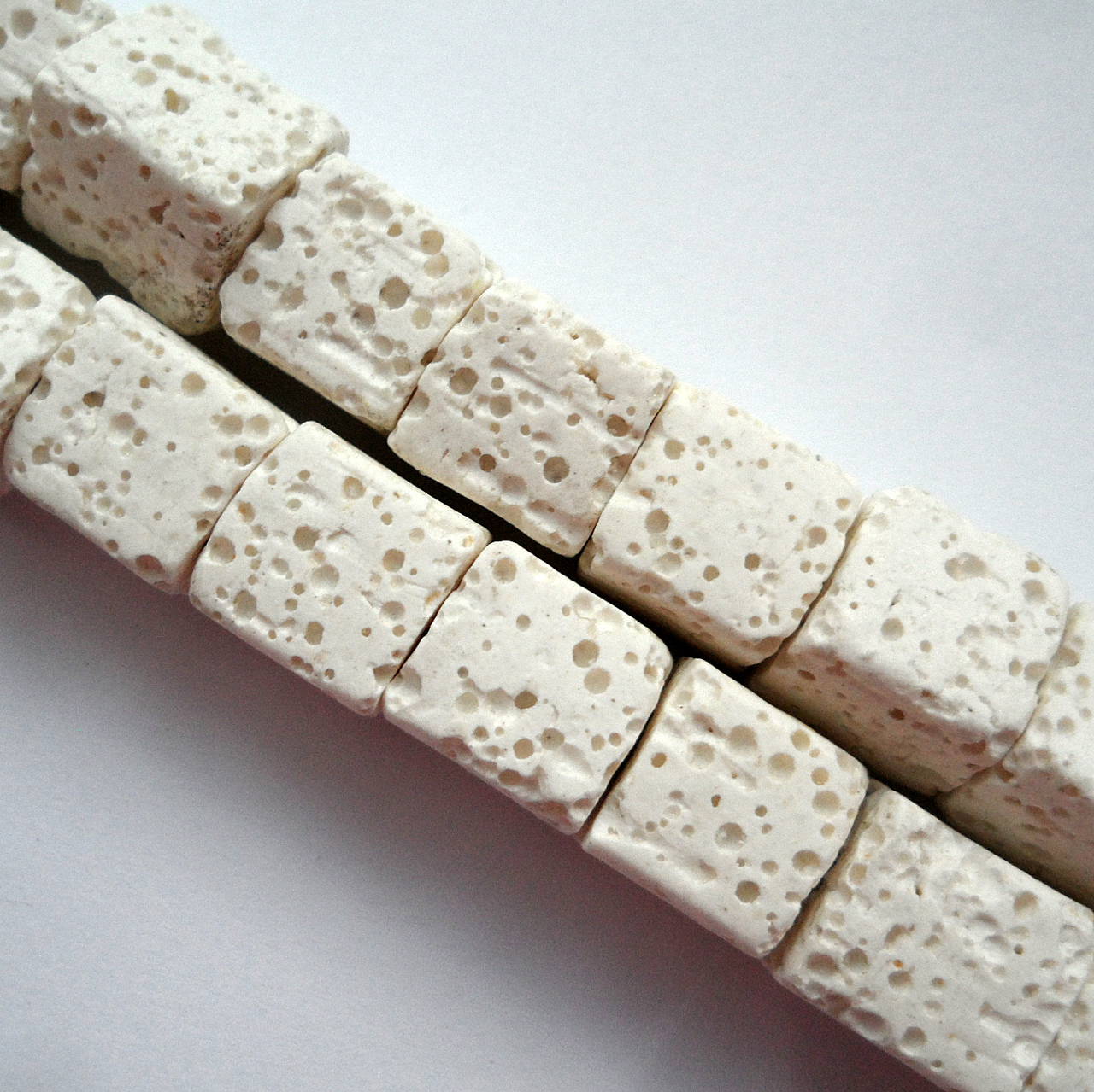 Láva kocka-1ks (10mm-biela)