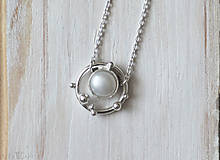 Náhrdelníky - Strieborný náhrdelník s bielou perlou - Bokeh Pearl (Biela) - 10620745_