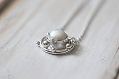 Náhrdelníky - Strieborný náhrdelník s bielou perlou - Bokeh Pearl (Biela) - 10620746_