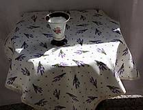 Úžitkový textil - Obrus. Levandulový s ľanovou paličkovanou čipkou. - 10621493_