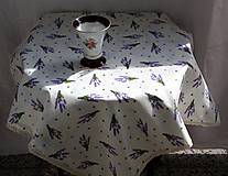 Úžitkový textil - Obrus. Levandulový s ľanovou paličkovanou čipkou. - 10621502_