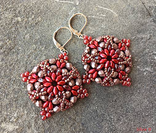 Náušnice - Červeno-staroružové filigránové náušnice - 10625056_