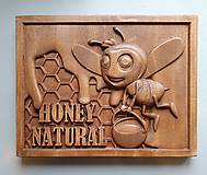 Dekorácie - Drevorezba reklama na bránu Domáci včelí med - 10639770_