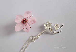 Náhrdelníky - Strieborný prívesok - čerešňové kvety (kvety sakury) - 10646397_