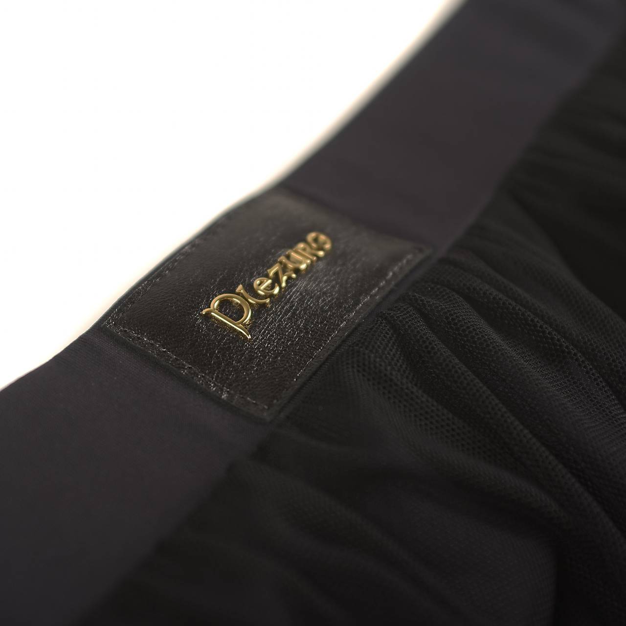 Sieťková dlhá sukňa so šortkami čierna