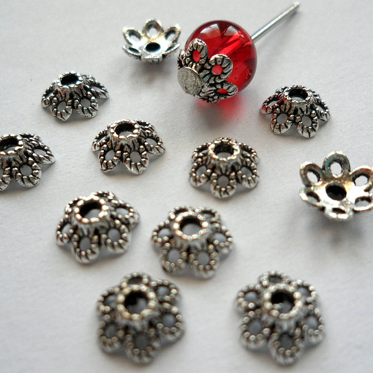 Kaplík 6x2,8mm-1ks (st.striebro)