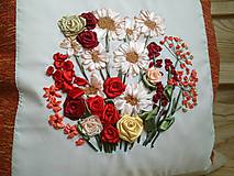 Úžitkový textil - Vankúš so vzorom kvetín (Rozkvitnuta záhrada) - 10694293_