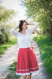 Sukne - Červená kruhová folklórna sukňa -vzor tulipán - 10703258_