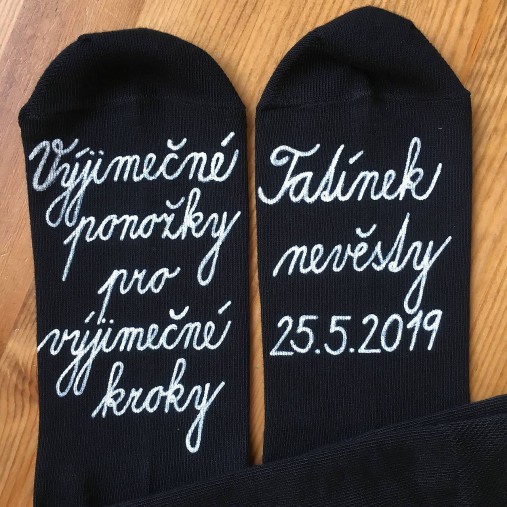 Maľované ponožky pre ocka nevesty (v češtine)