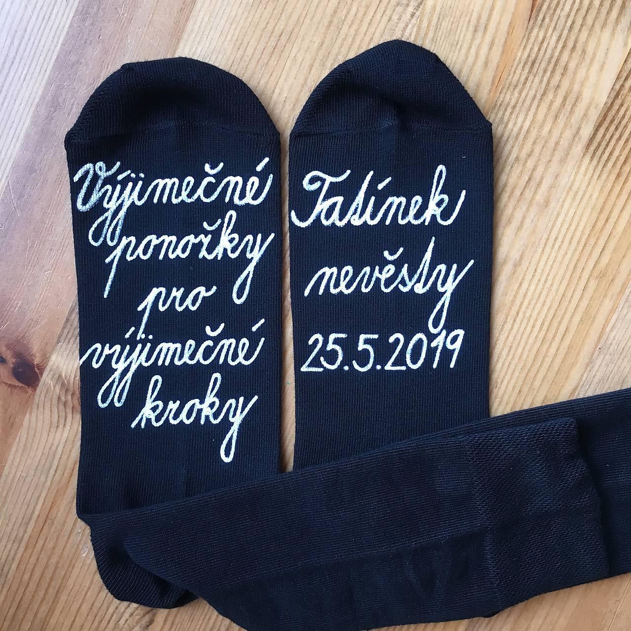 Maľované ponožky pre ocka nevesty (v češtine)
