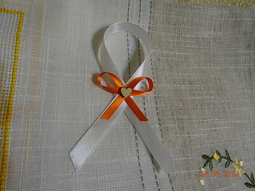 Darčeky pre svadobčanov - Mašlička na fľaše biela a oranžová - 10707086_