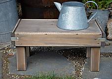 Nábytok - Starý drevený stolček - 10708718_