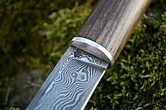 Damaškový nôž s orechovým drevom