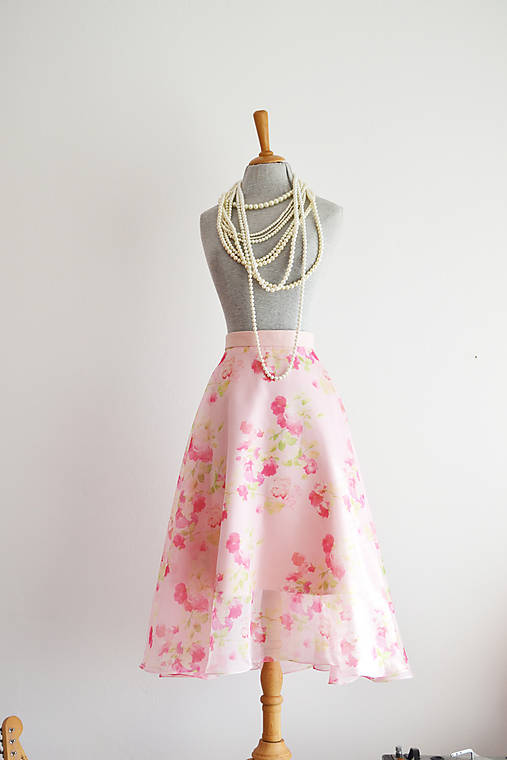Kvetovaná  sukňa z organzy 
