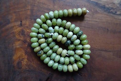 Minerály - Jadeit taiwanský - disk (5x8mm) - 10740504_