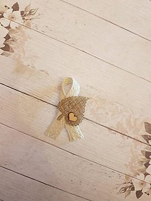 Svadobné pierka - vintage pierko z jutoviny s listom a  dreveným srdiečkom - 10749433_