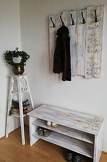 Nábytok - Vešiaková stena - hnedožlté kvetinky - 10753135_