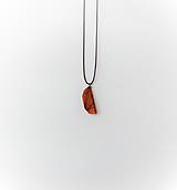 Náhrdelníky - Drevený náhrdelnik - Z červeného smreku - 10753699_