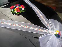 Kytice pre nevestu - folklórna výzdoba svadobného auta - 10760531_