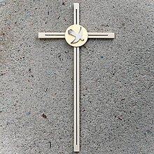 Dekorácie - Drevený kríž s holubicou k Birmovke (35 cm - Béžová) - 10758424_