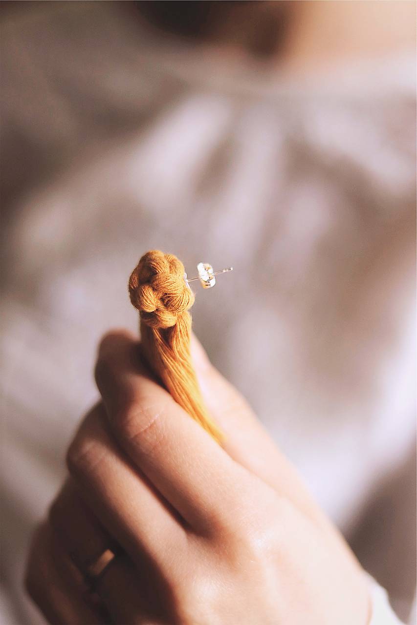 Macramé náušnice (horčicové)