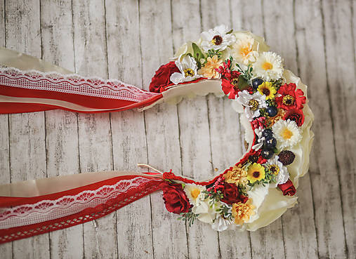 Folklórna svadobná kvetinová parta