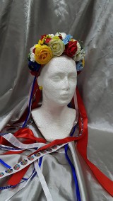 Ozdoby do vlasov - Farebná kvetinová folklórna parta so stuhami - 10779902_