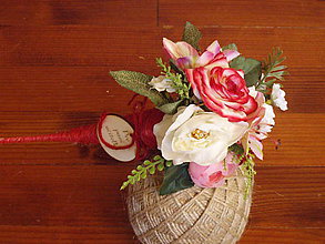 Dekorácie - Kytička s ružičkami pre učiteľku v kornúte s medailónom - 10780545_