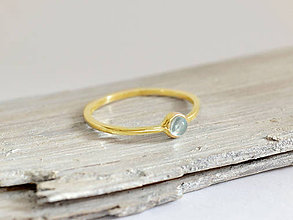 Prstene - 585/1000 zlatý prsteň s modrým topásom - 10800918_