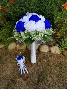 Kytice pre nevestu - Svadobná kytica s umelými kvetmi (kráľovská modrá) - 10805684_