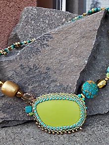 Náhrdelníky - Zeleno-modro-zlatý náhrdelník - 10807963_