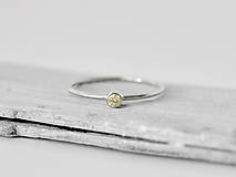 Prstene - 585/1000 zlatý zásnubný prsteň s prírodným diamantom champagne - 10818482_