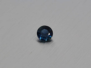 Minerály - ZAFÍR prírodný modrý okrúhly 5,3 mm NAHRIEVANÝ - 10826327_